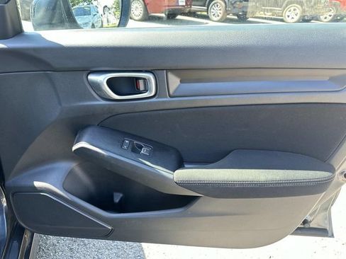 Used 2023 Honda Civic Sport image 9
