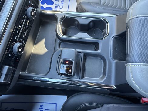 Used 2024 Chevrolet Silverado 1500 ZR2 image 23