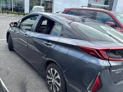 Used 2022 Toyota Prius Prime LE FWD image 1