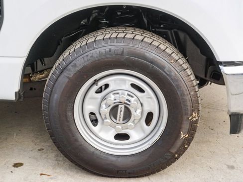 New 2024 Ford F250 XL w/ XL Chrome Package image 11