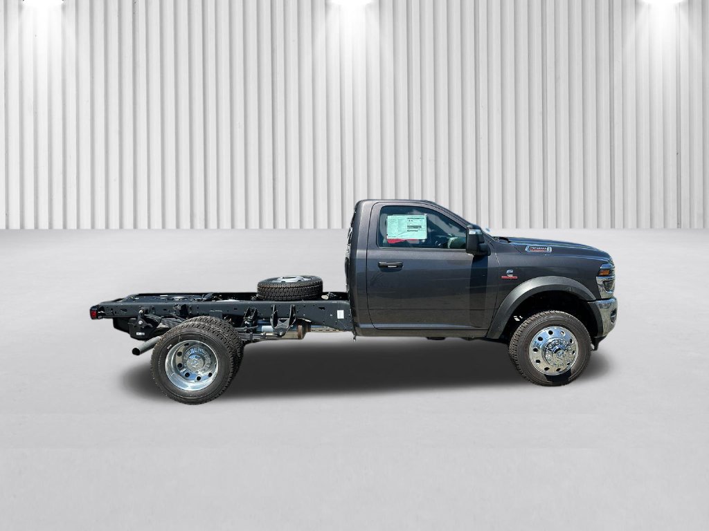 New 2026 RAM 4500 Tradesman w/ Chrome Appearance Group AWD/4WD image 3