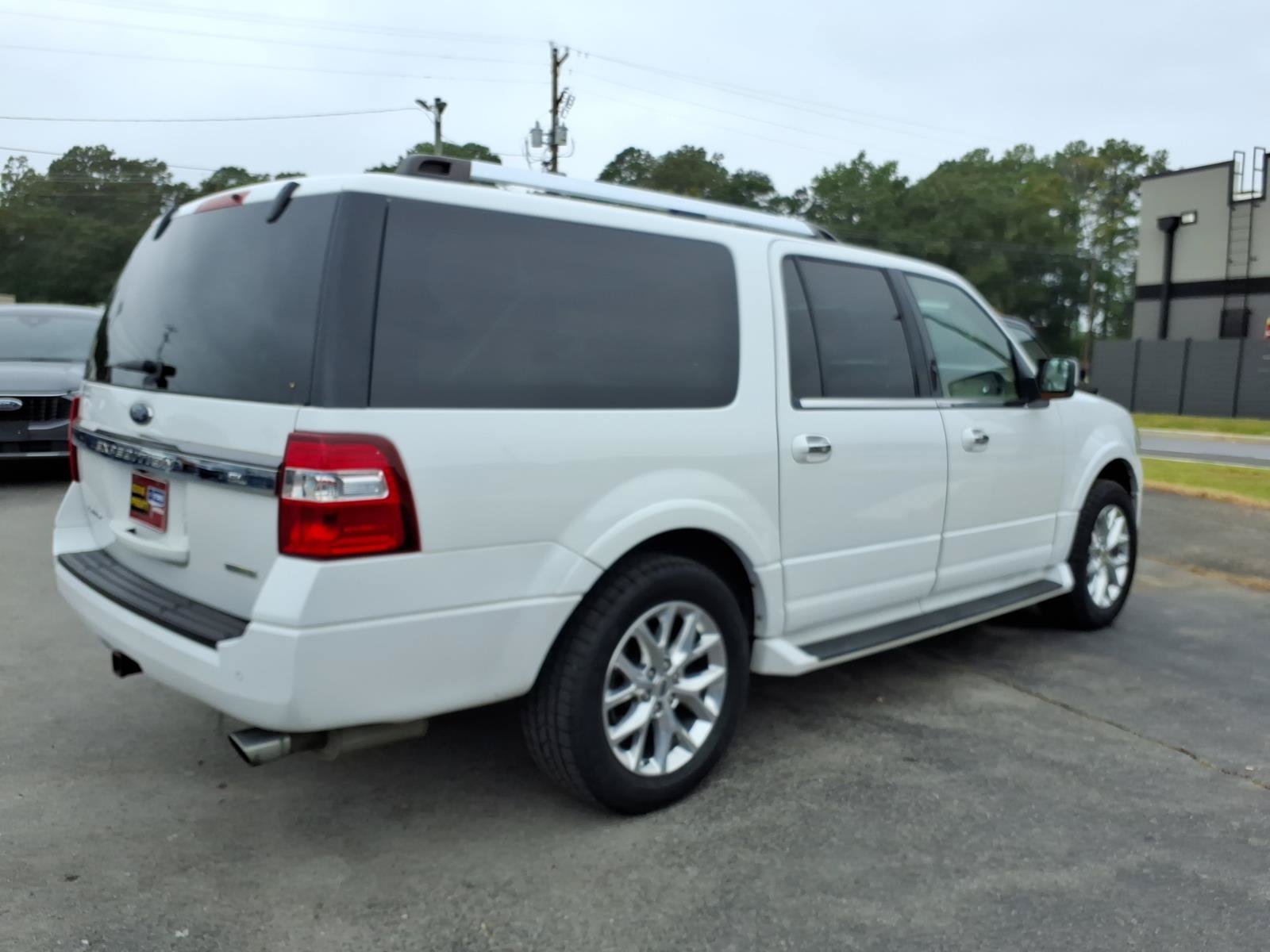 Used 2017 Ford Expedition EL Limited RWD image 4