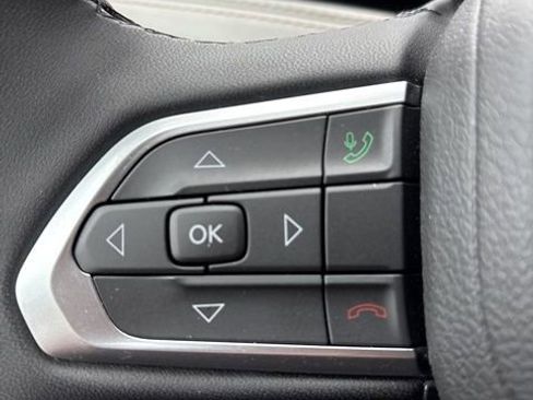 Used 2025 Jeep Compass Limited w/ Sun & Sound Group image 22