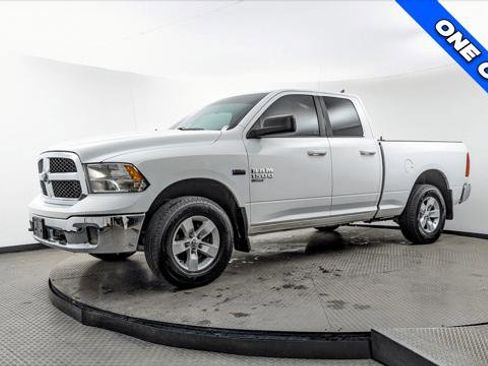 Used 2019 RAM 1500 Classic SLT image 2