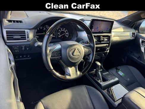 Used 2023 Lexus GX 460 Premium w/ Premium Package image 3