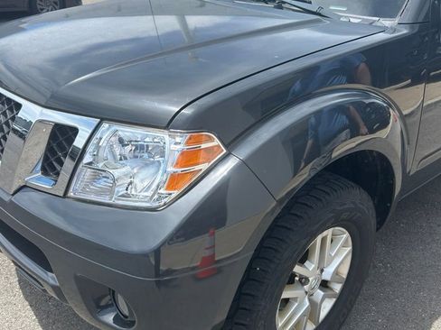 Used 2014 Nissan Frontier SV w/ SV Value Truck Package AWD/4WD image 4