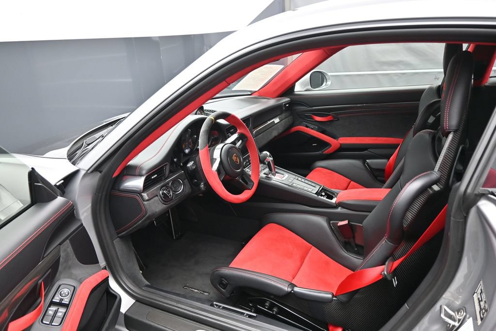 Used 2018 Porsche 911 GT2 RS RWD image 4