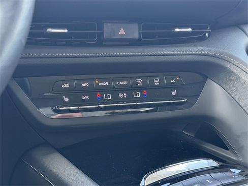 Used 2023 Buick Envision Essence image 27