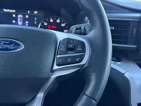 Certified 2022 Ford Explorer XLT w/ Equipment Group 202A AWD/4WD image 30