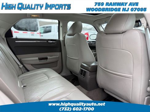 Used 2009 Chrysler 300 C image 42