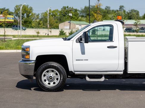 Used 2017 Chevrolet Silverado 3500 W/T RWD image 5