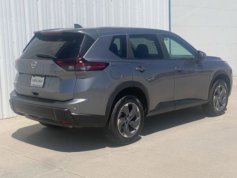 Used 2025 Nissan Rogue SV FWD image 5