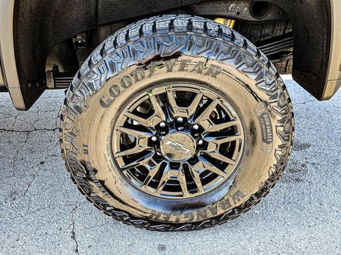 Certified 2025 Chevrolet Silverado 2500 ZR2 w/ Technology Package image 11