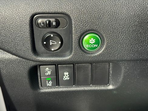 Used 2020 Honda Pilot LX image 16