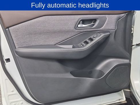 Used 2023 Nissan Rogue SV AWD/4WD image 9