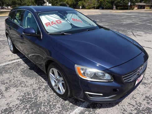 Used 2015 Volvo V60 T5 Premier w/ Convenience Package FWD image 1