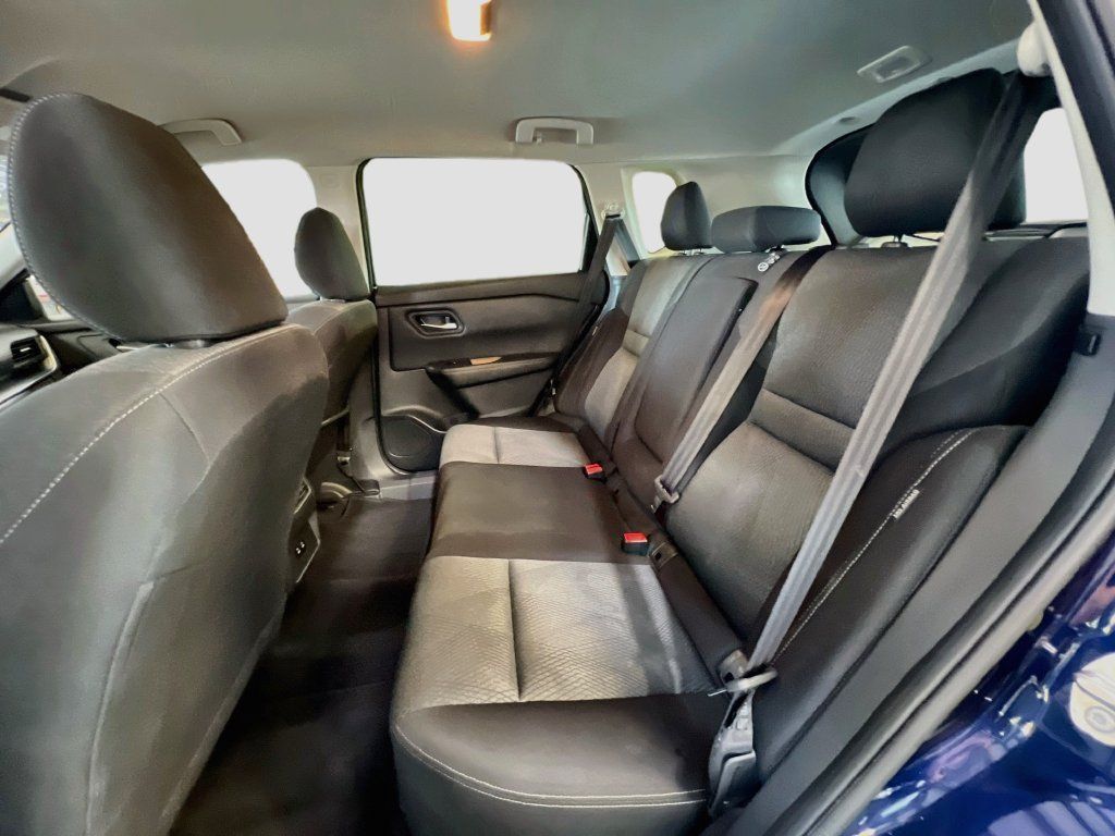 Used 2025 Nissan Rogue SV FWD image 22