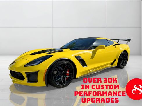 Used 2016 Chevrolet Corvette Z06 w/ 3LZ Preferred Equipment Group image 2