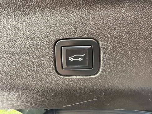 Used 2022 GMC Yukon SLT w/ SLT Premium Package AWD/4WD image 23