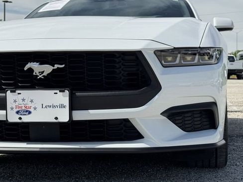 Used 2024 Ford Mustang Coupe image 8