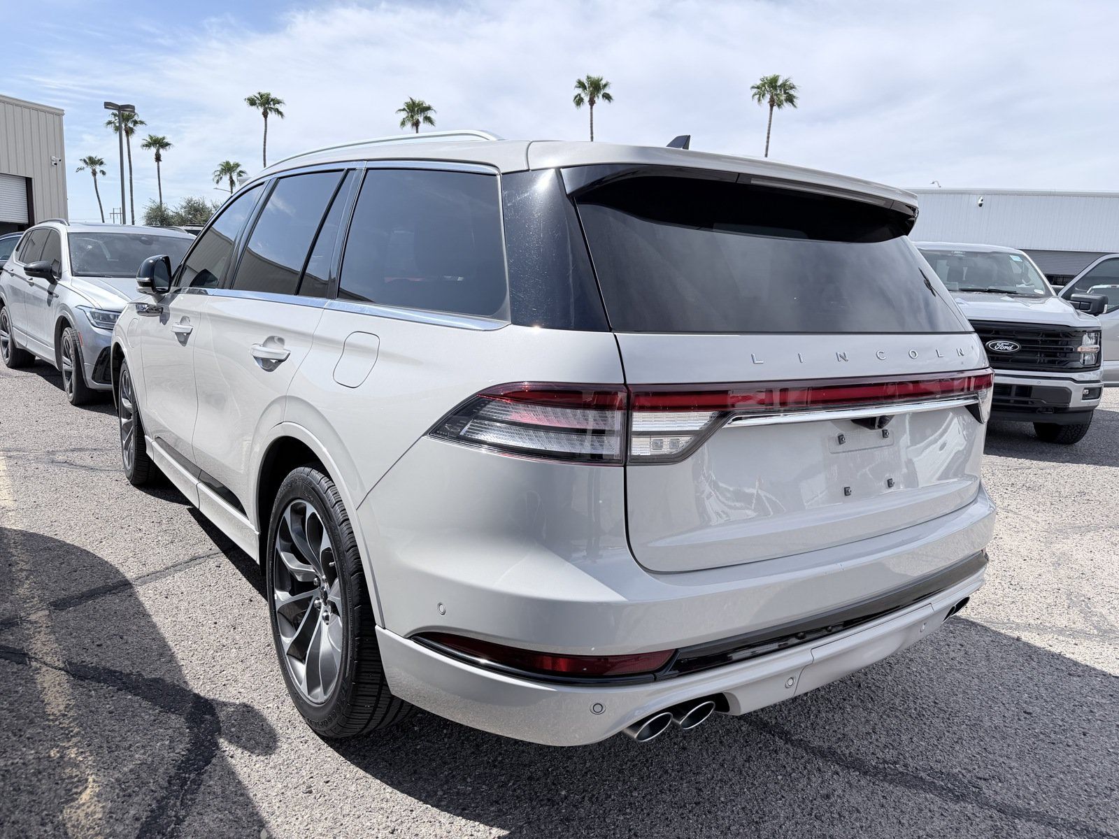 Used 2021 Lincoln Aviator Grand Touring w/ Equipment Group 301A AWD/4WD image 4