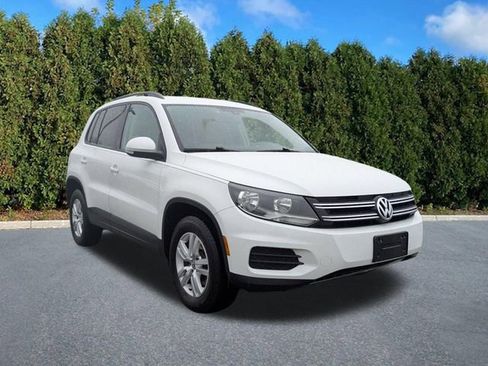Used 2017 Volkswagen Tiguan S image 3