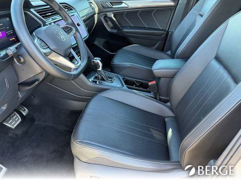 Used 2023 Volkswagen Tiguan SE R-Line image 22
