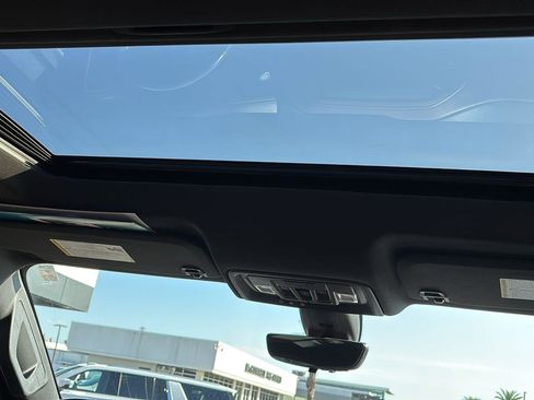 Used 2021 Chevrolet Silverado 1500 High Country w/ Technology Package image 24