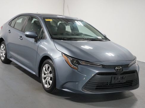 Certified 2024 Toyota Corolla LE FWD image 3