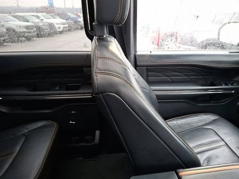 Used 2022 Ford Expedition Platinum AWD/4WD image 17