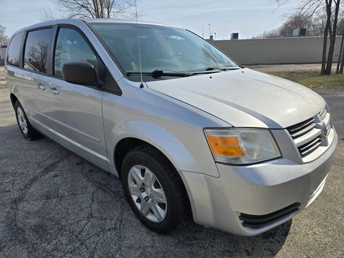 Used 2009 Dodge Grand Caravan SE image 3