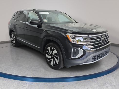 Certified 2025 Volkswagen Atlas SEL AWD/4WD image 3