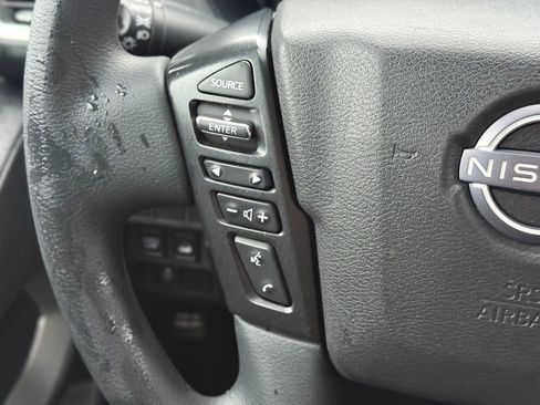 Used 2023 Nissan Frontier SV image 18