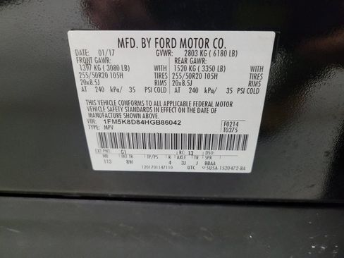 Used 2017 Ford Explorer XLT w/ Equipment Group 201A AWD/4WD image 33