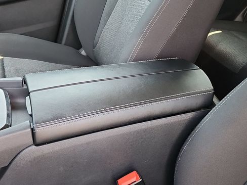 Used 2024 Nissan Rogue SV FWD image 20