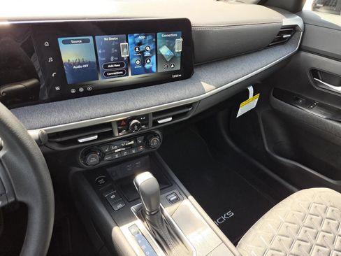 New 2027 Nissan Kicks SV w/ SV Premium Package FWD image 19