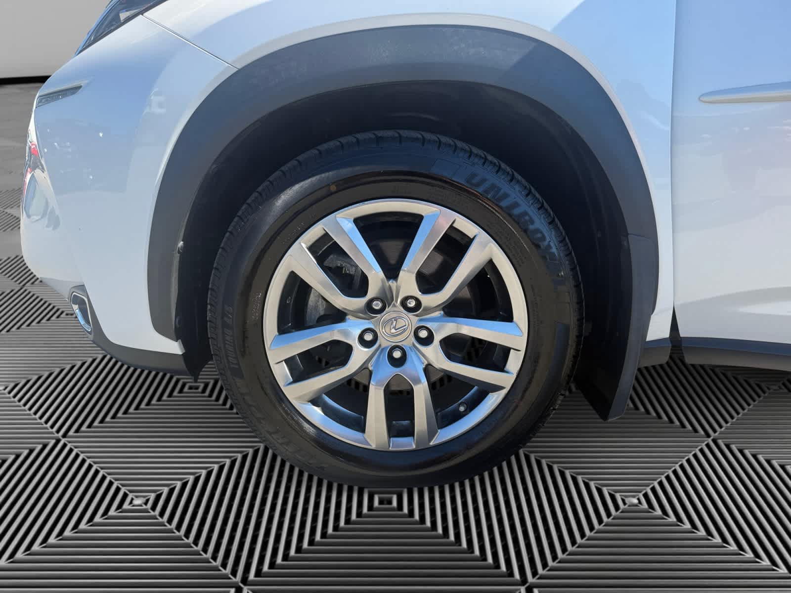 Used 2016 Lexus NX 200t FWD w/ Luxury Package image 9