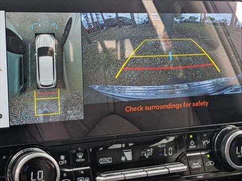 Used 2025 Toyota Highlander Platinum AWD/4WD image 13