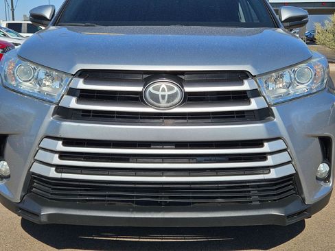 Used 2017 Toyota Highlander Plus w/ Protection Package #3 FWD image 9