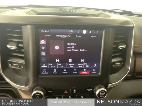 Used 2022 RAM 2500 Laramie w/ Body Color Bumper Group AWD/4WD image 35