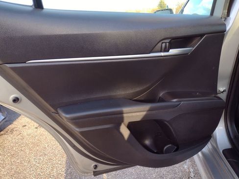 Used 2024 Toyota Camry SE image 13