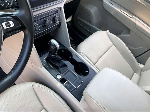 Used 2019 Volkswagen Atlas SE FWD image 16