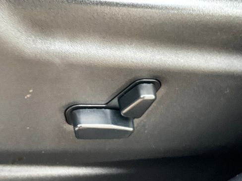 Used 2019 Jeep Grand Cherokee Altitude image 28