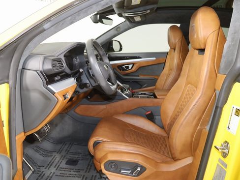 Used 2019 Lamborghini Urus image 13
