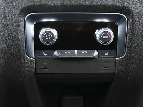 Used 2025 GMC Yukon Denali AWD/4WD image 16