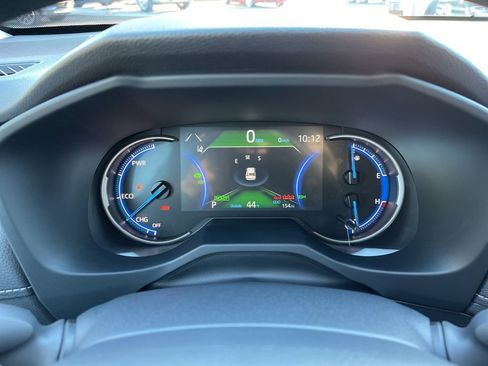 Used 2025 Toyota RAV4 LE image 9