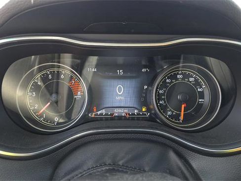 Used 2019 Jeep Cherokee Trailhawk image 11