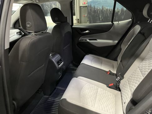 Used 2019 Chevrolet Equinox LS AWD/4WD image 14