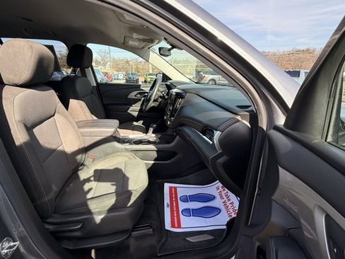 Used 2020 Chevrolet Traverse LS image 18