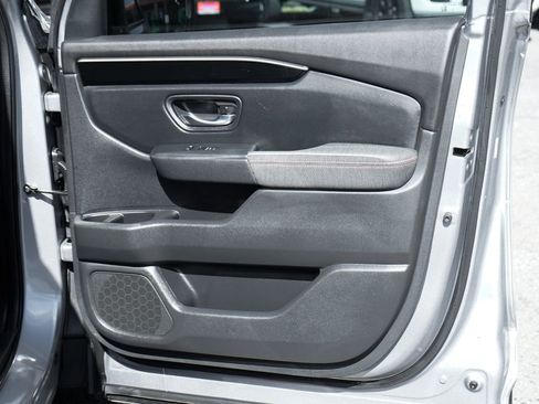 Used 2023 Honda Pilot Sport image 38